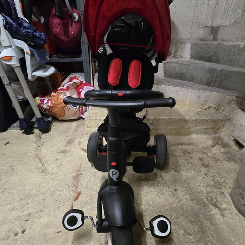 Tricycle with canopy and detachable controller like new