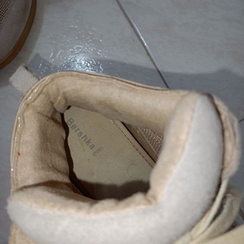 Casual sneakers Bershka No39 used, beige, athletic shoes