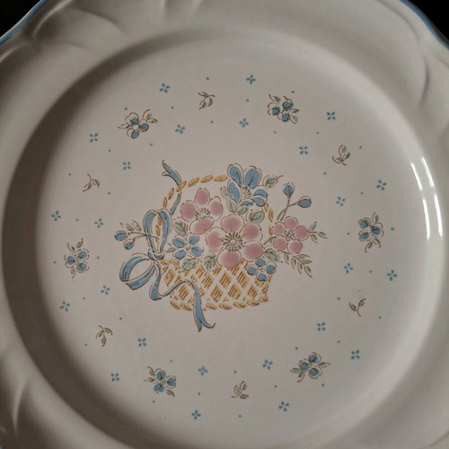 Stoneware Country Basket Collection Japan plates, like new, set of 10
