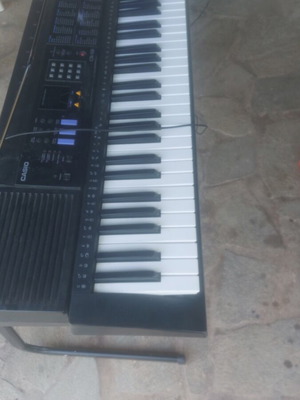 Casio CTK-530 electronic keyboard with stand and power supply like new
