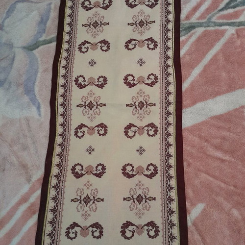 Handmade table runner like new, dimensions 85x35