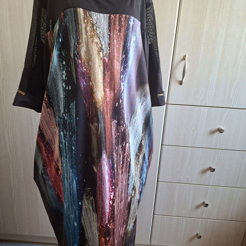 Mam dress like new with black top and colorful abstract print