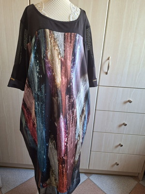 Mam dress like new with black top and colorful abstract print