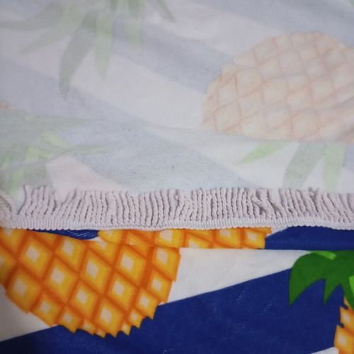 Round beach towel with pineapple design and fringes, like new, 1.20m diameter