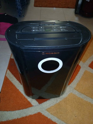 Morris MDP16300i Dehumidifier with Ionizer like new