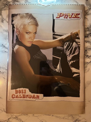 Pink 2011 official A3 calendar new