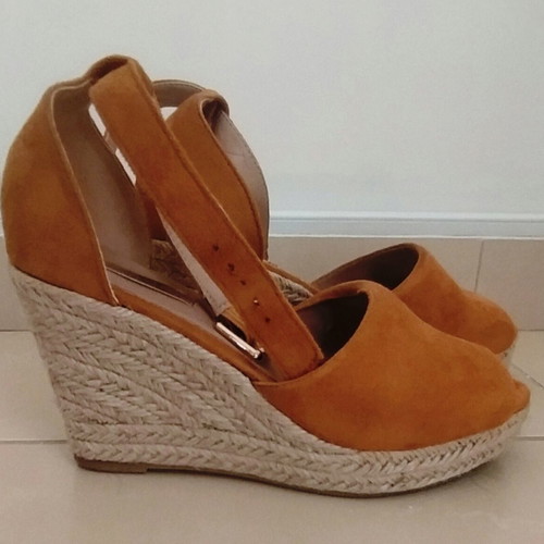 A To Z Greek light brown platform sandals size 38, new