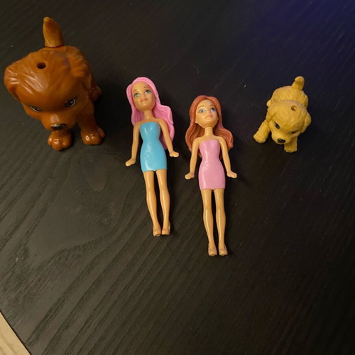 Set of dolls with puppies like new