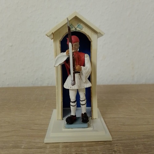 Athina Evzones figure in presenting stance used