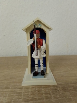 Athina Evzones figure in presenting stance used
