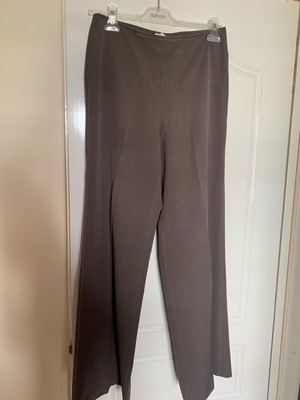 Pants new Italian in olive green size M