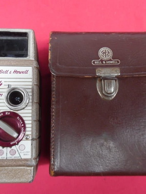 Bell & Howell 624 8mm κάμερα λήψης δεκαετίας του '50 με δερμάτινη θήκη