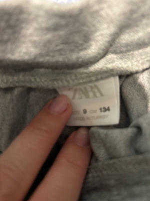 Zara girls pleated skirt grey like new, age 9, 134 cm