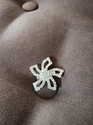 Jacket pin like new, silver