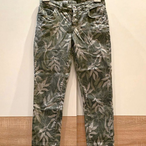 Ever.me Cropped Pants Size M Like New, Khaki Beige