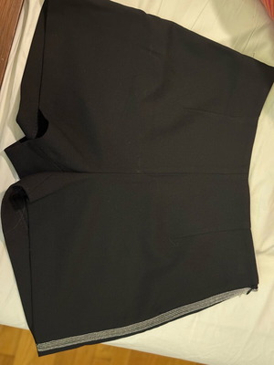 Zara shorts like new, black with silver side detail size M