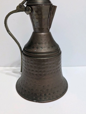 Χάλκινη κανάτα γκιούμι μεταχειρισμένη με σφυρήλατη υφή