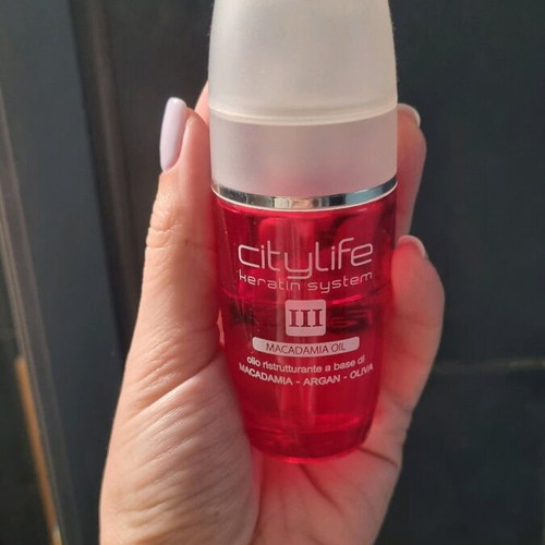 City Life Macadamia Oil hair serum used with keratin and argan oil