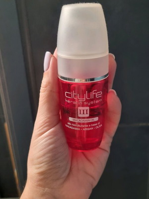 City Life Macadamia Oil hair serum used with keratin and argan oil
