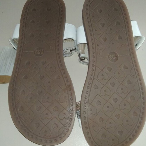 Gioseppo leather children's sandals new with tag, size 31, white
