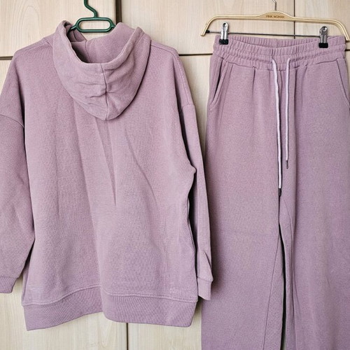 Tracksuit used, size M with loose fit