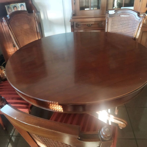 Living room set with 5 chairs like new