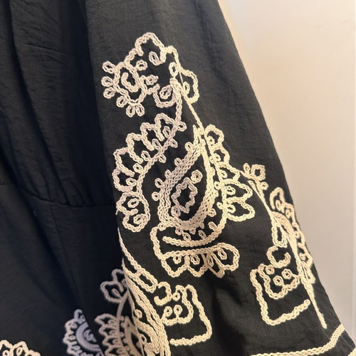 Black dress with embroidery like new, H&M, size L