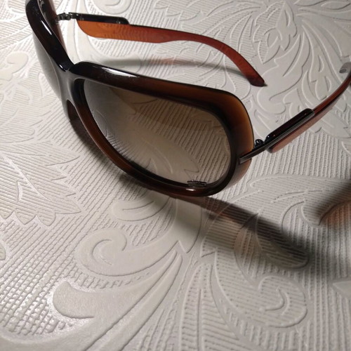 Burberry sunglasses like new, brown acetate frame