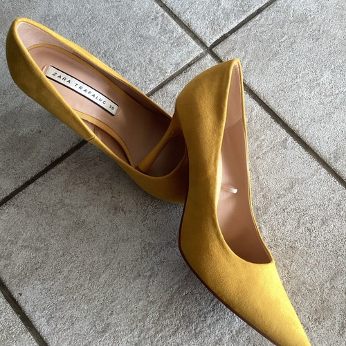Zara suede pumps like new, yellow, size 39