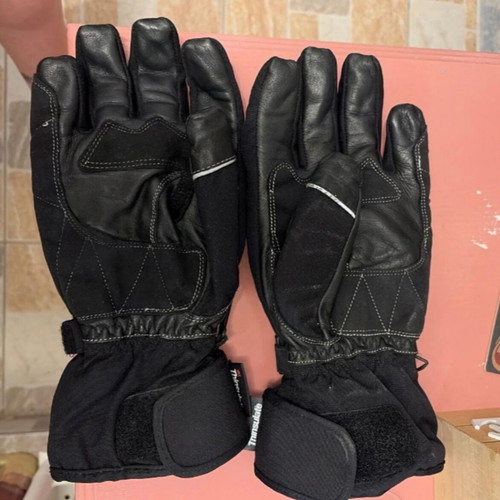 Kevlar motorcycle gloves with Thinsulate lining, new