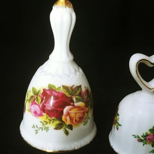 Royal Albert Old Country Roses decorative bells like new, set of 3