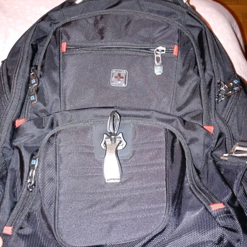 Suissewin backpack like new, black