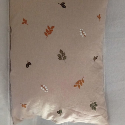 Hortencia pillow 35x50 sand green like new