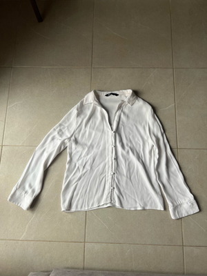 Zara white crepe shirt like new, size S