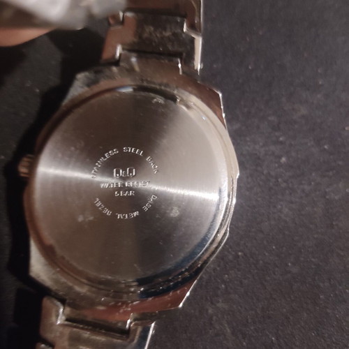 Q&Q F348-405Y men's watch used, gold and silver