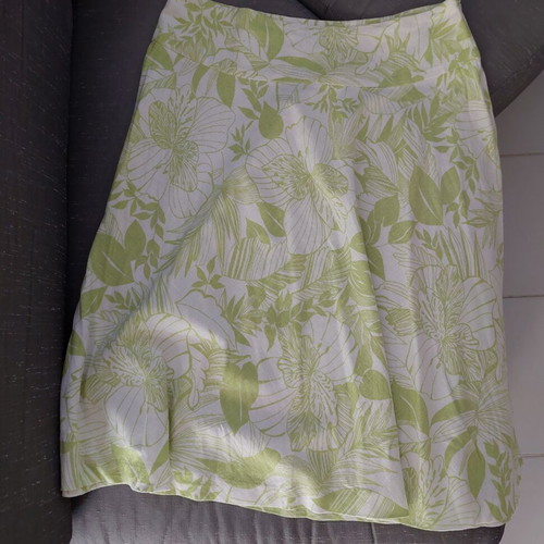 Zara midi skirts refurbished, size large, pack of 2