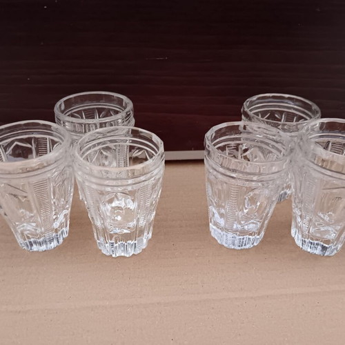 Set of 6 used crystal shot glasses