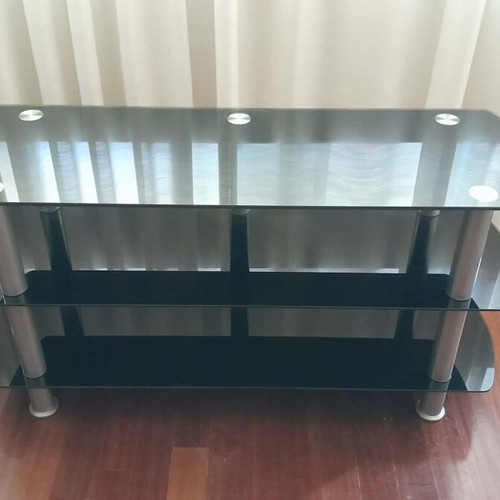 TV stand like new 120x40 with black plexiglass
