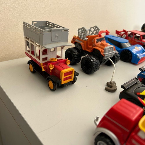Old toy cars used, pack of 25, medium size