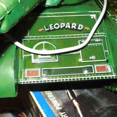 Leopard Battery-Powered Plastic Tank New from Lyra 70s