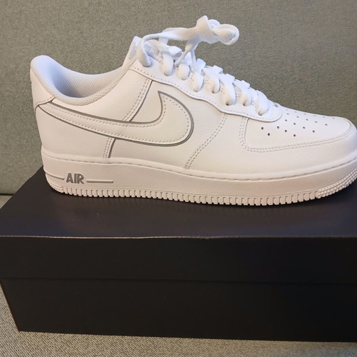 Nike Air Force 1 '07 LV8 White new, size 43