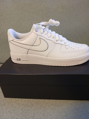 Nike Air Force 1 '07 LV8 White new, size 43
