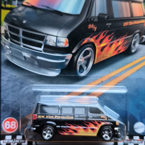 Hot Wheels Dodge Van Premium Boulevard 68 new