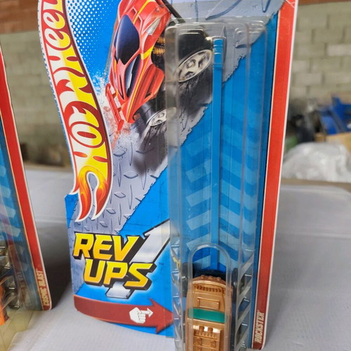 Hot Wheels Rev Ups magnetic toy cars set of 2 1/64 scale new