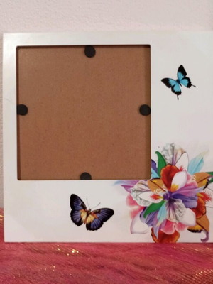 Wooden frame new with butterfly design 30x30 cm