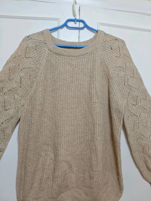 Textured knit sweater beige like new, size L