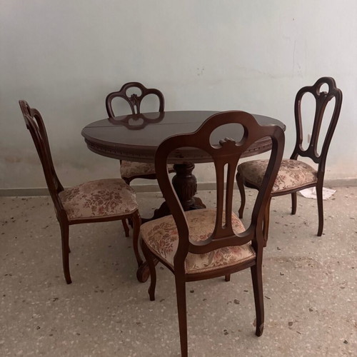 Classic Extendable Wooden Dining Set with 4 Chairs used