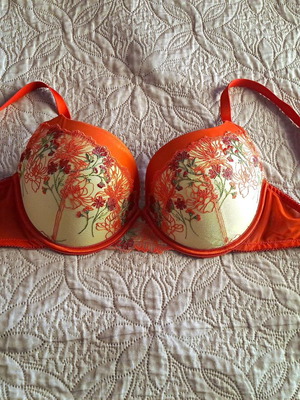 Red lace bra size 75E with adjustable straps
