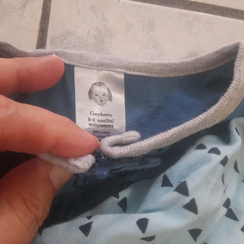 Gerber baby bodysuits used, 6-9 and 3-6 months, pack of 5