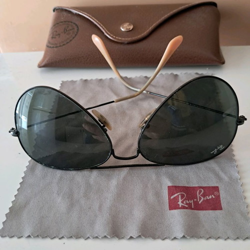Ray Ban aviator sunglasses like new
